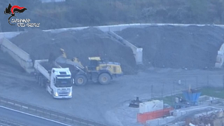 Smaltimento illecito di rifiuti, sequestrata un’area di 65mila mq